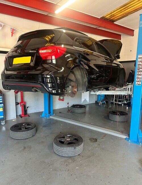 Tyre replacement and balancing